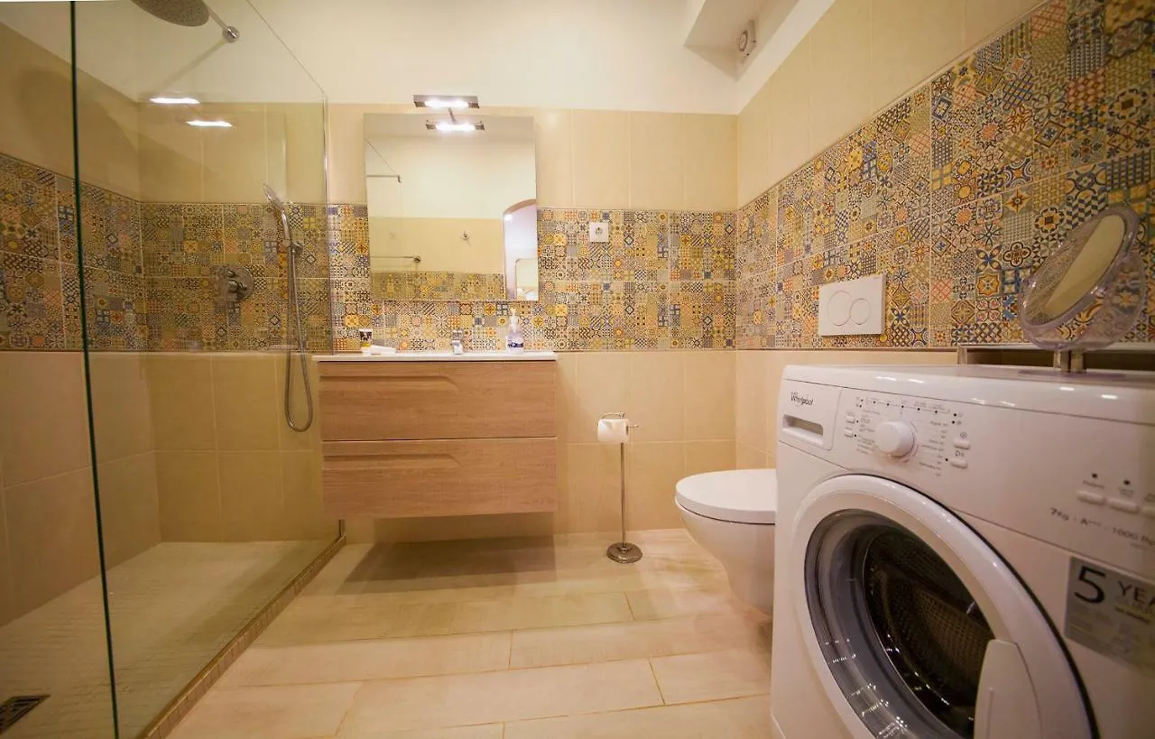 A08 - Magnolia Sea View Apartment Lagos