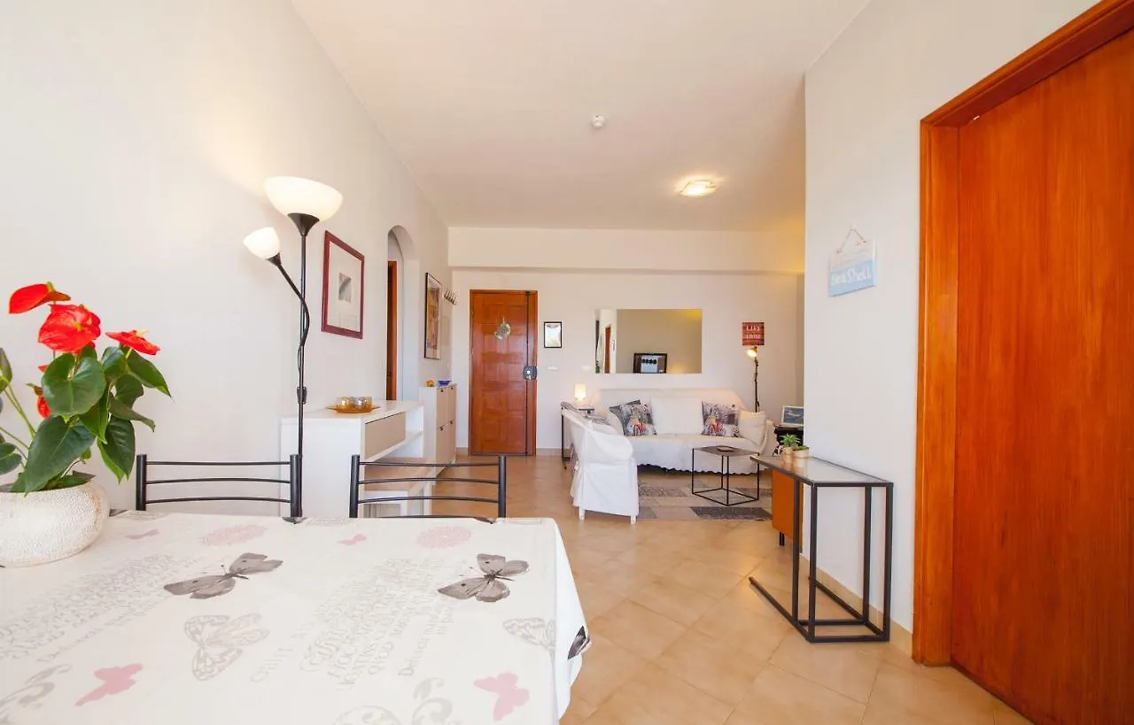 A08 - Magnolia Sea View Apartment Lagos