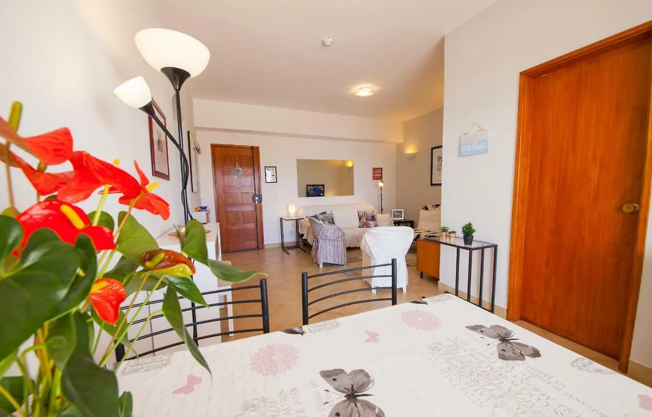 A08 - Magnolia Sea View Apartment Lagos